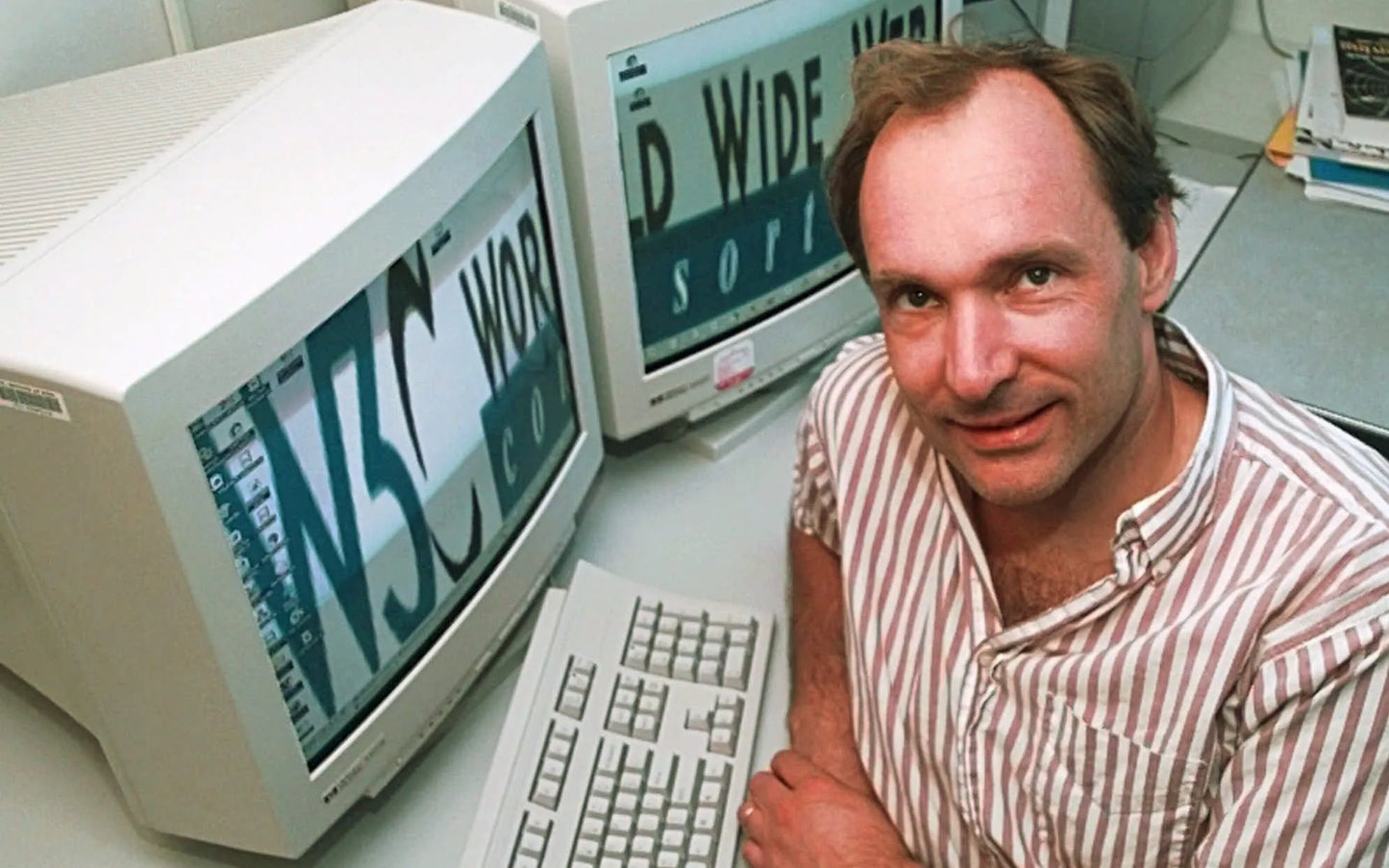 World Wide Web Hat